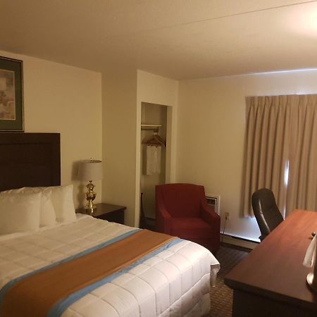 BA Hotel Red Deer Buitenkant foto