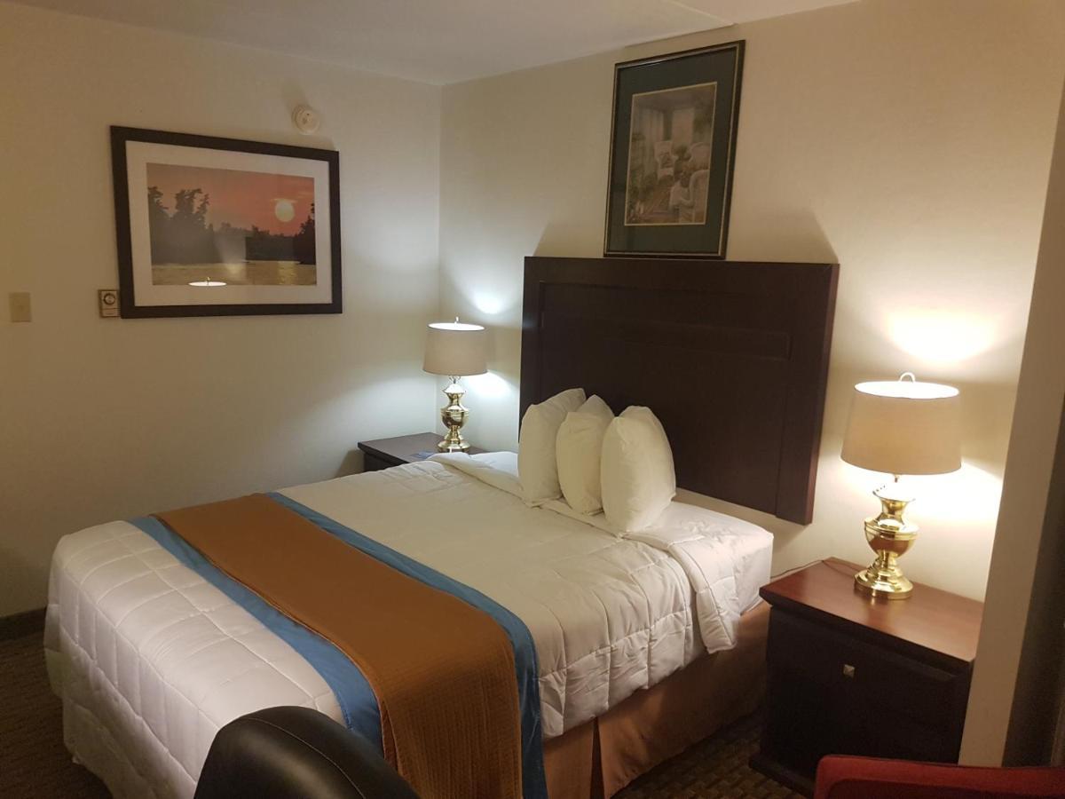BA Hotel Red Deer Buitenkant foto