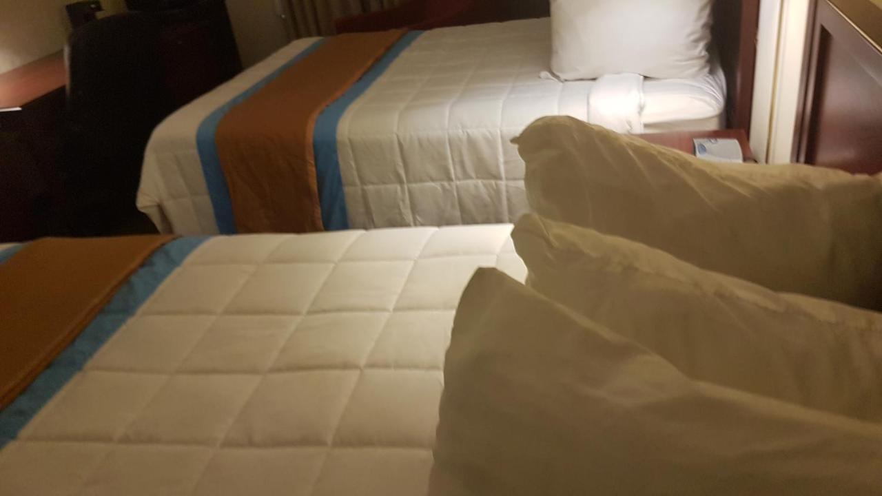 BA Hotel Red Deer Buitenkant foto