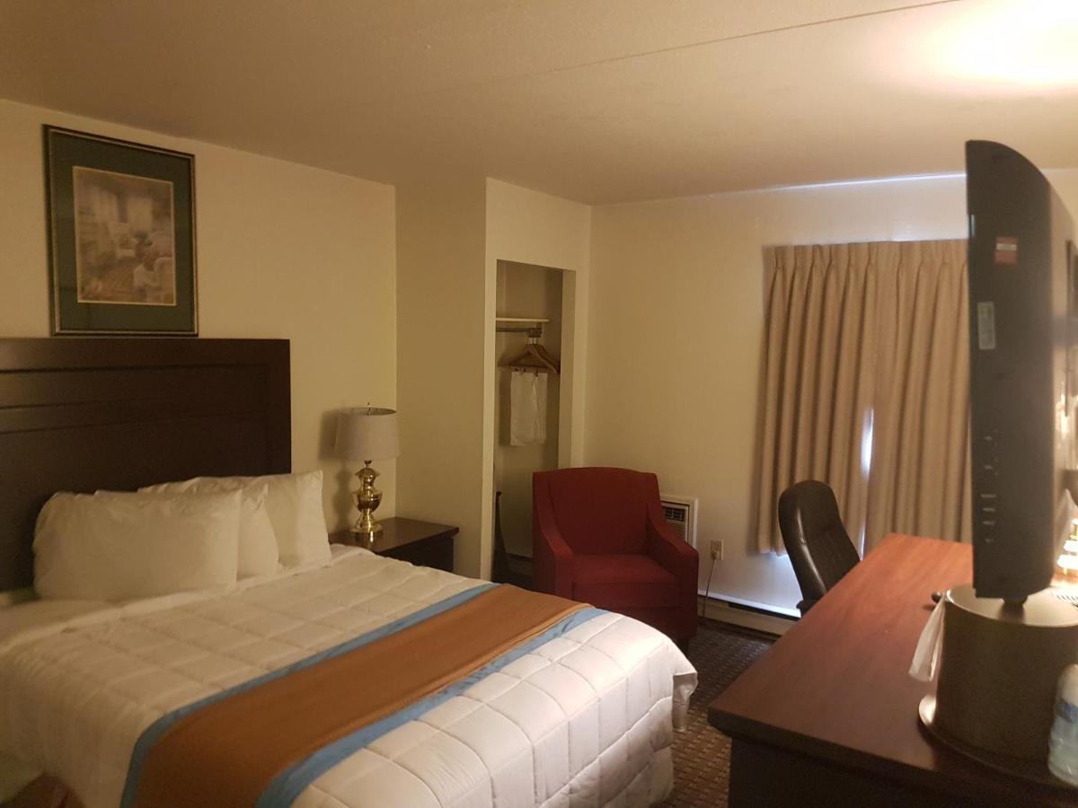 BA Hotel Red Deer Buitenkant foto