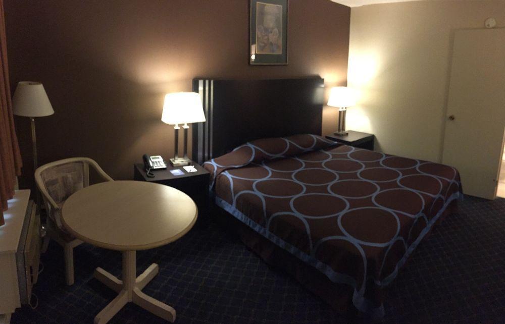 BA Hotel Red Deer Buitenkant foto