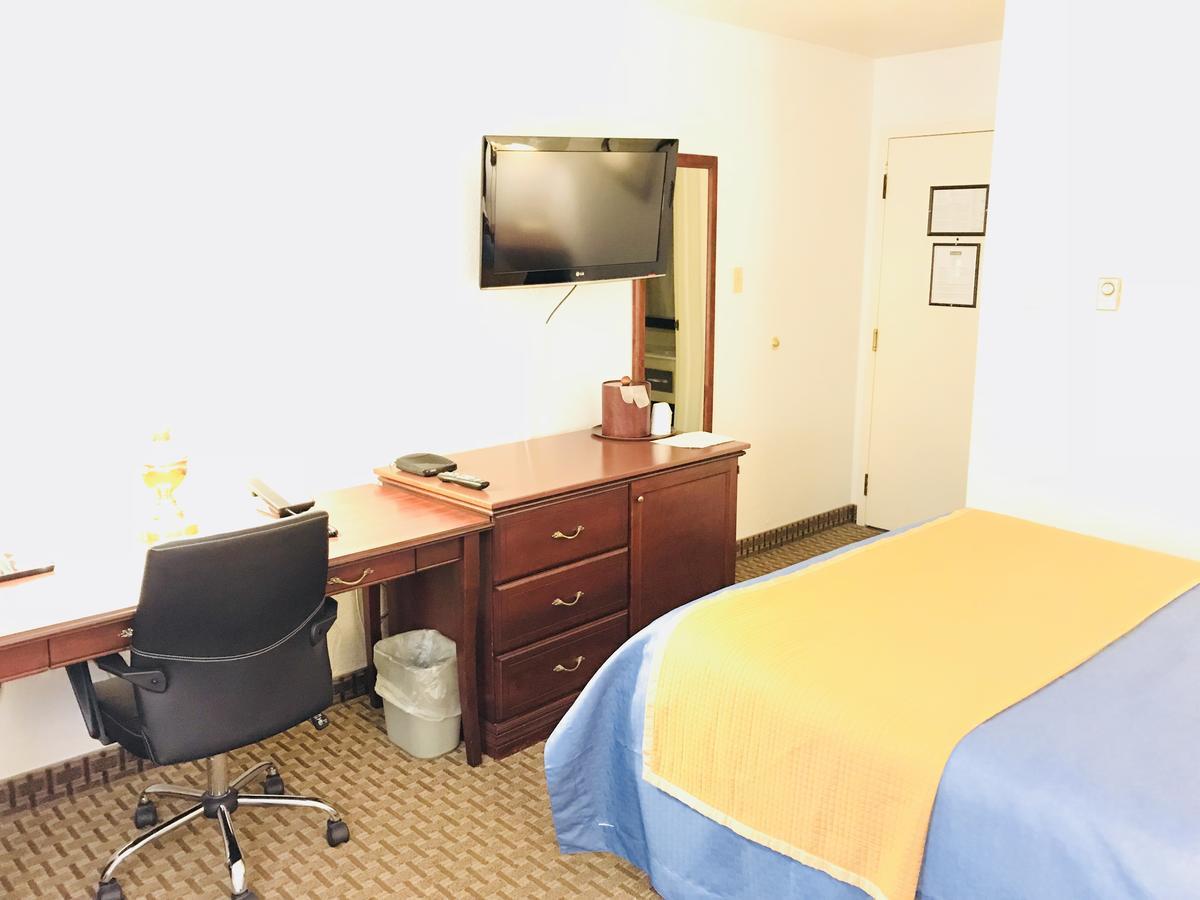 BA Hotel Red Deer Buitenkant foto