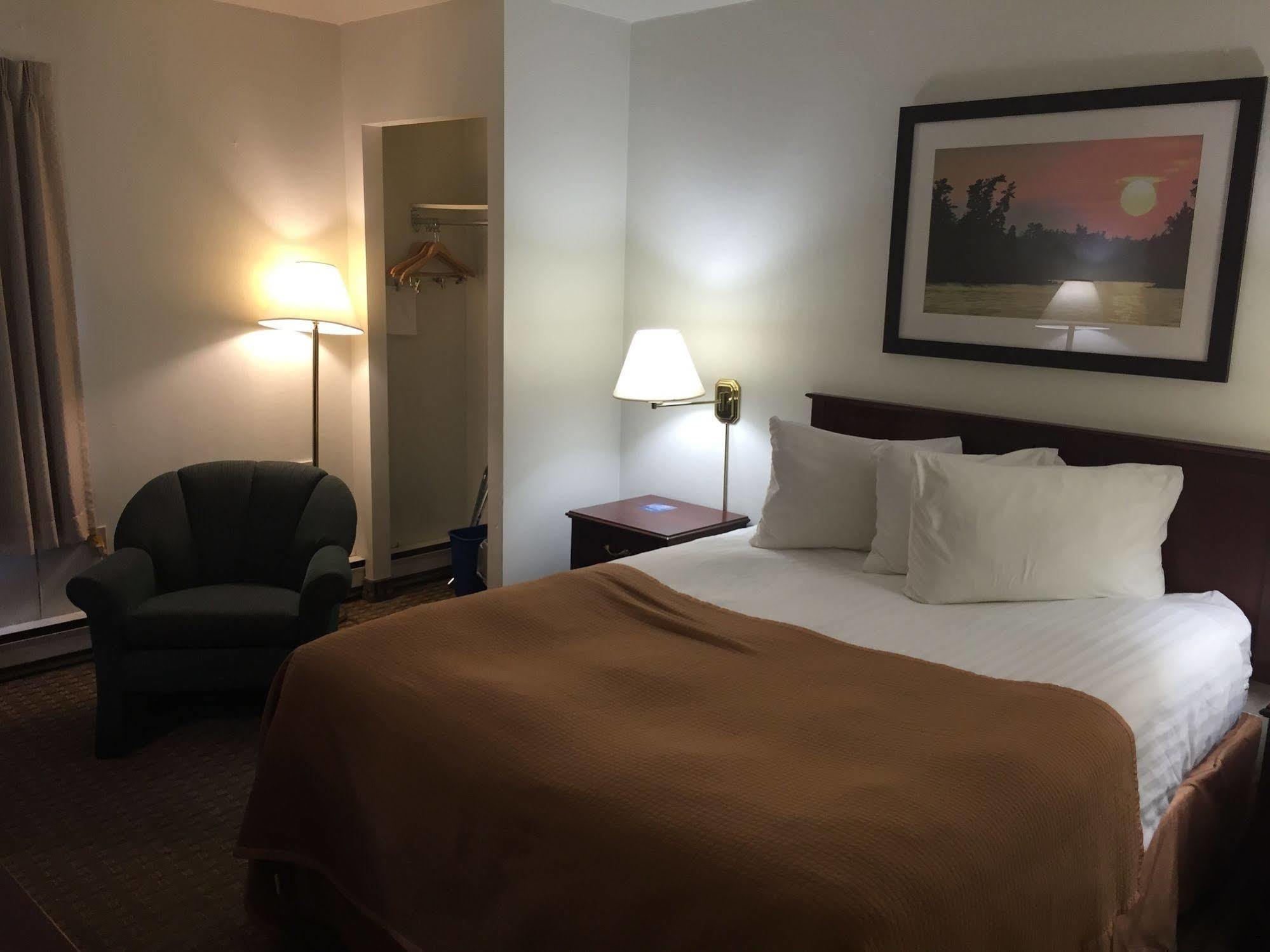 BA Hotel Red Deer Buitenkant foto