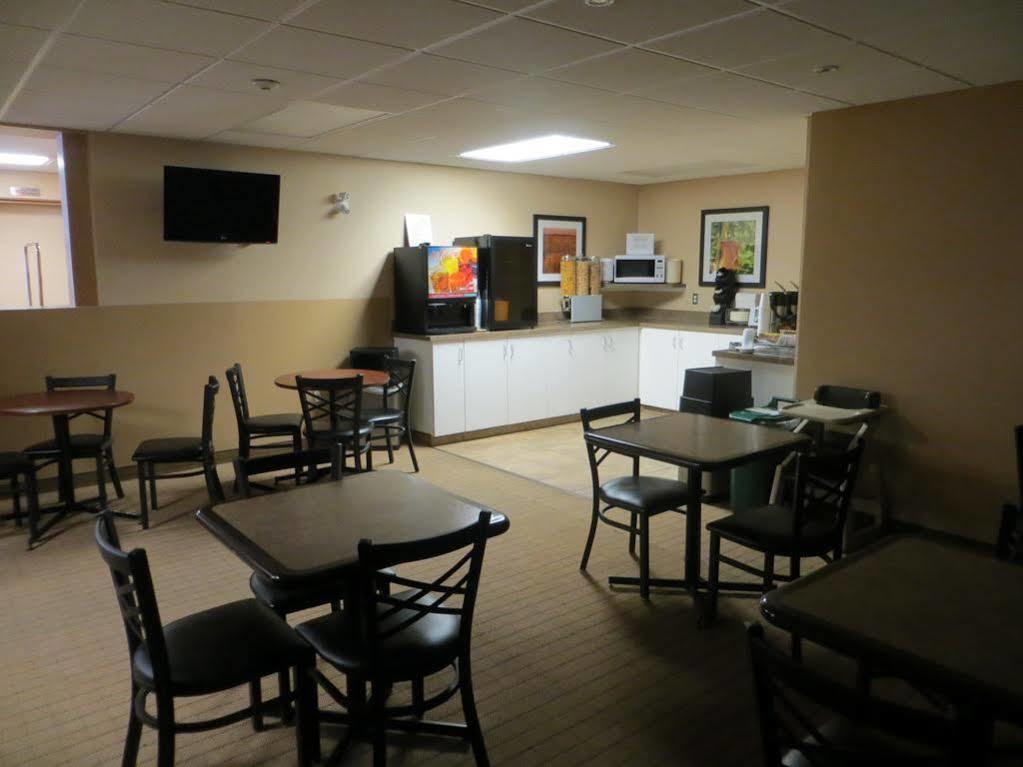 BA Hotel Red Deer Buitenkant foto