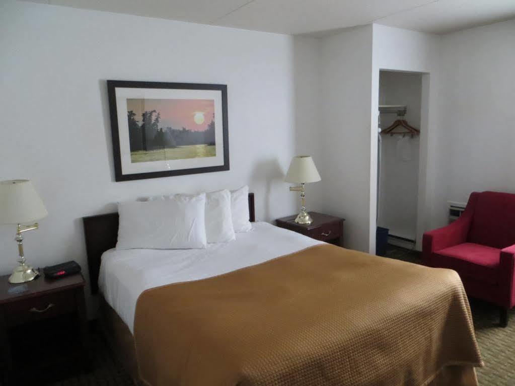 BA Hotel Red Deer Buitenkant foto