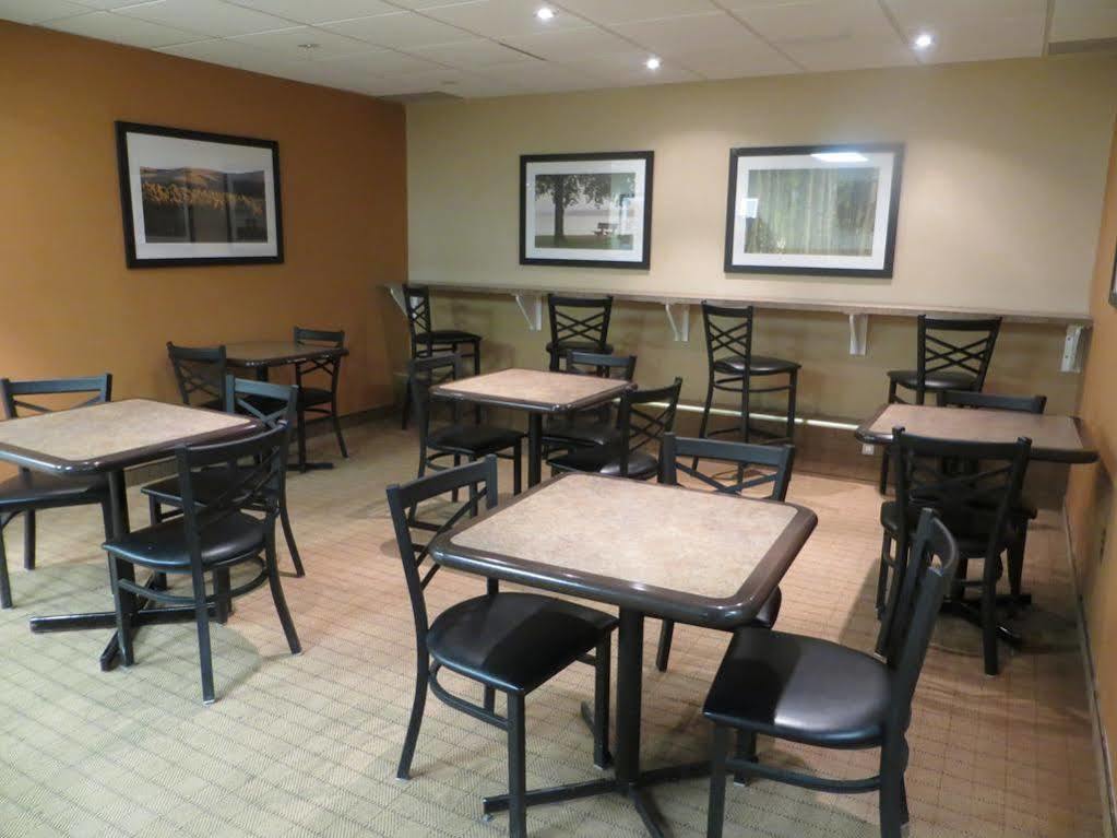 BA Hotel Red Deer Buitenkant foto